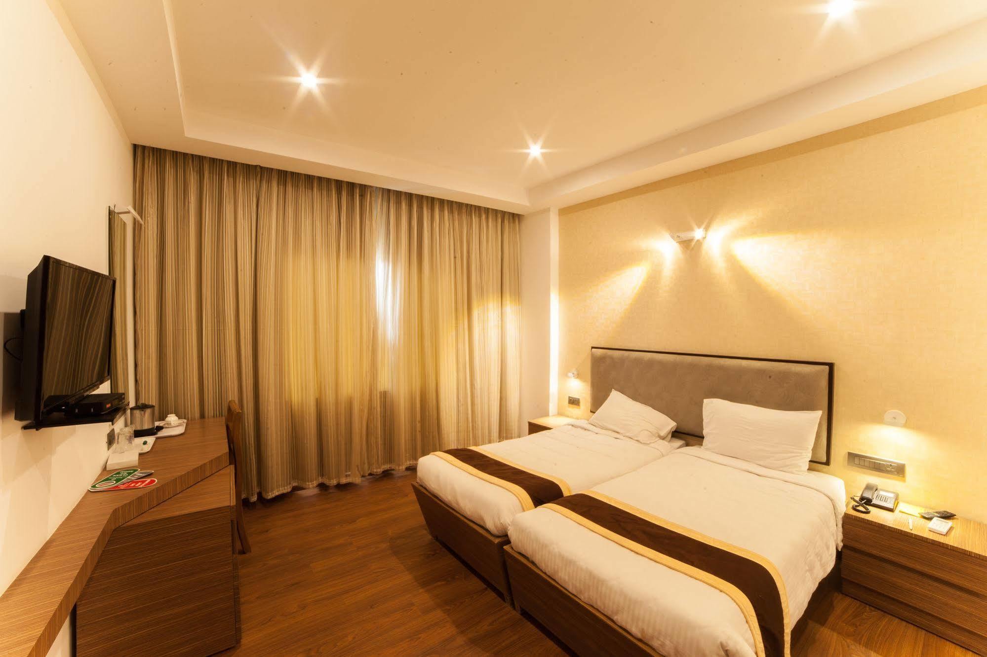 Brownstar Boutique Hotel Τσενάι Εξωτερικό φωτογραφία